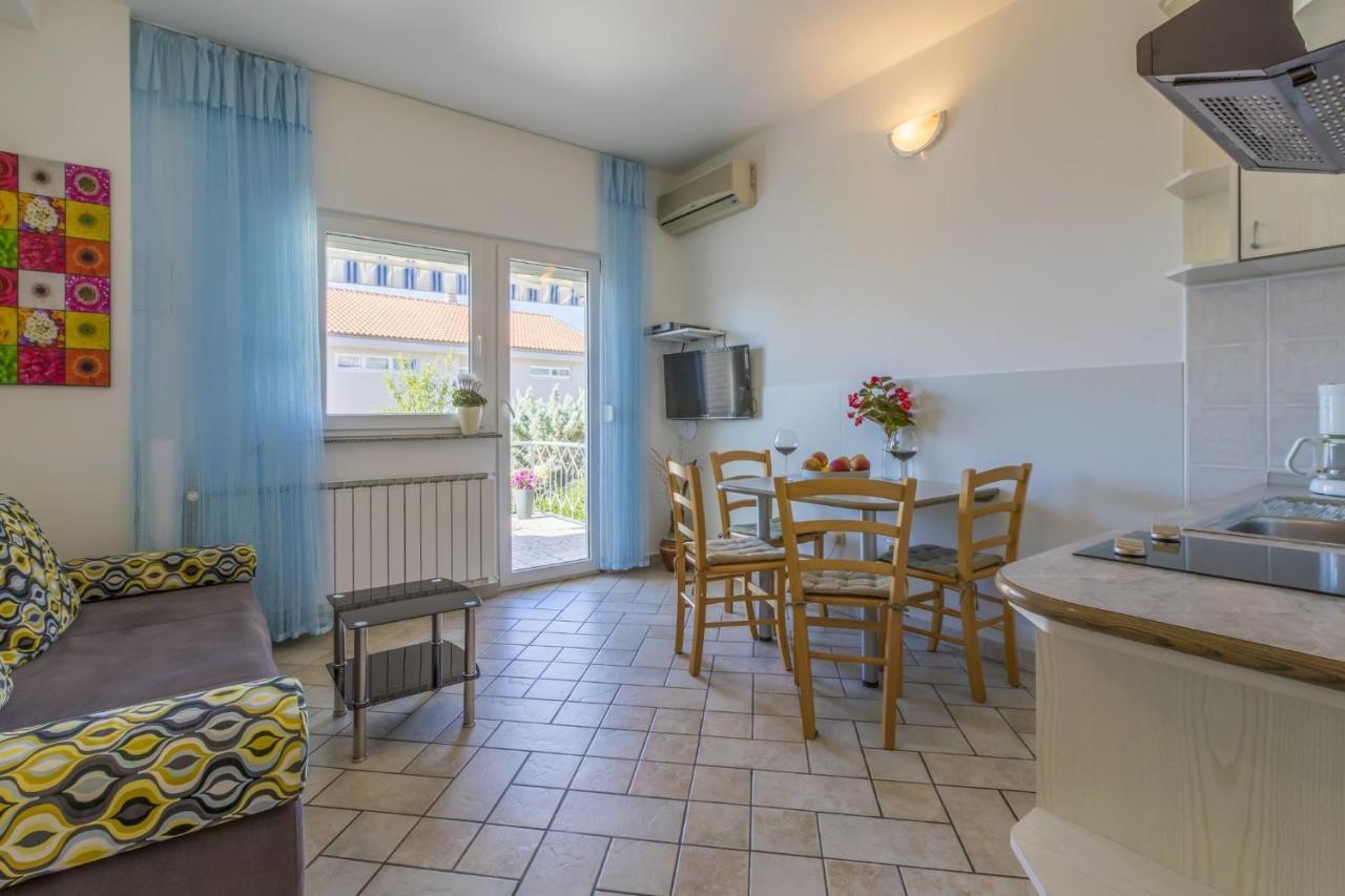 Blue Pearl Apartments Цриквениця Екстер'єр фото